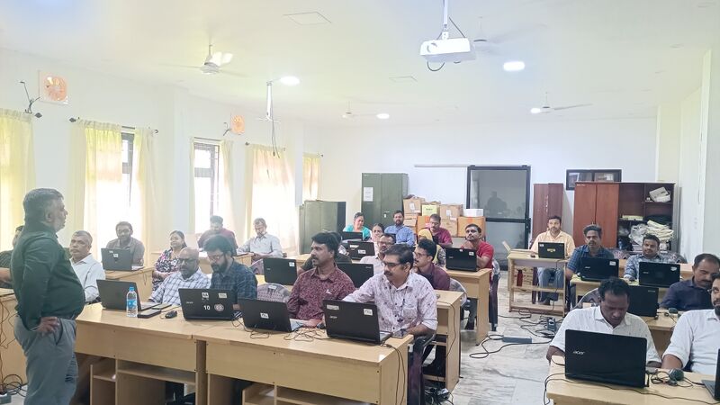 പ്രമാണം:Drcmlp training 8 14.jpg