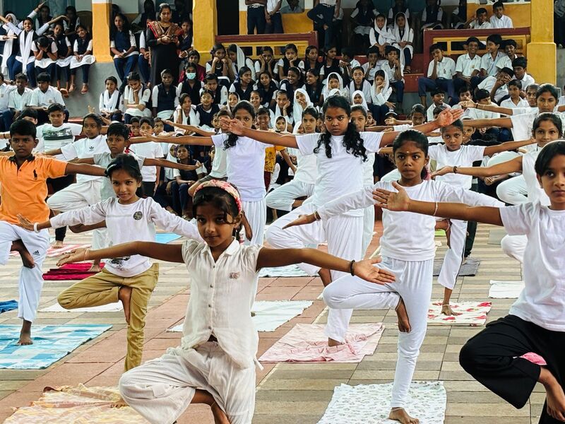 പ്രമാണം:14040yoga day.jpg