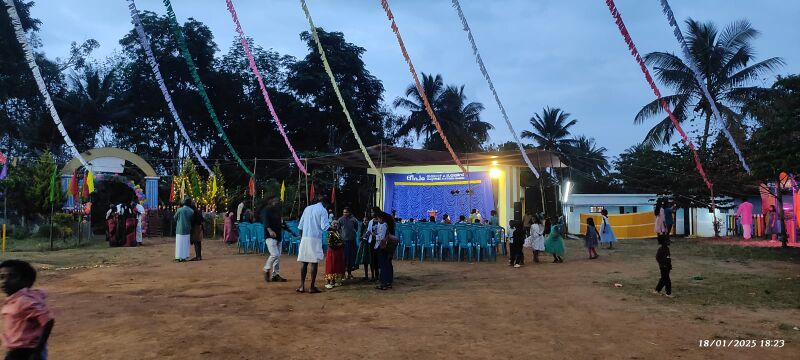 പ്രമാണം:15425stage.jpg