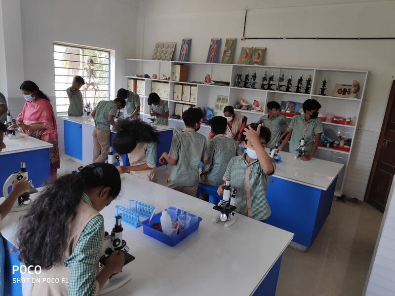 പ്രമാണം:16055 BIOLOGY LAB.jpeg