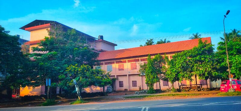 പ്രമാണം:16867sgmsb school photo.jpeg