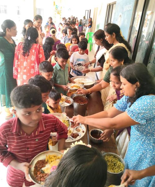 പ്രമാണം:25072GHSK ONAM 2025 4.jpg