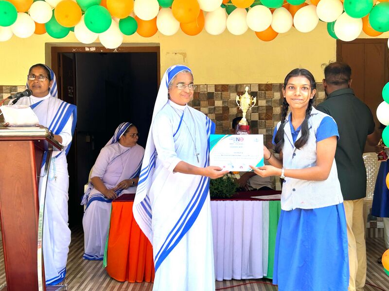 പ്രമാണം:35052 independenceday celebrations 1 (5).jpg