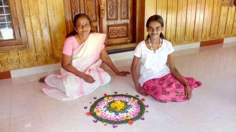 പ്രമാണം:36065 onam2.jpg