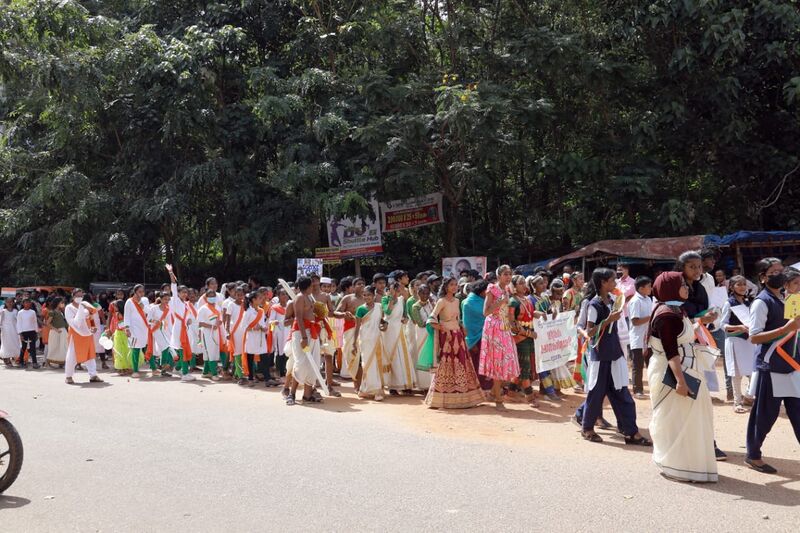 പ്രമാണം:43004 100125.jpg