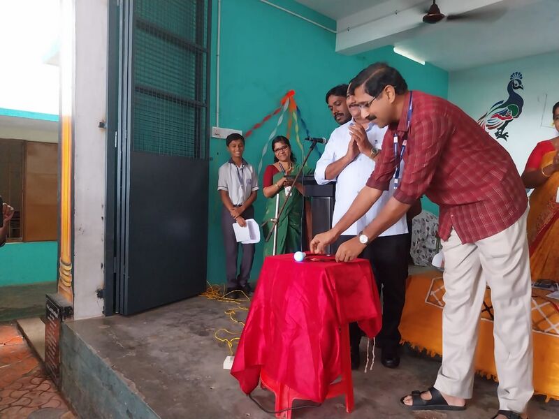 പ്രമാണം:43069 Various club 2.jpg