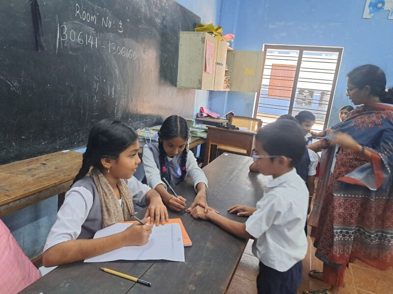 പ്രമാണം:43240 SklParl2.jpg