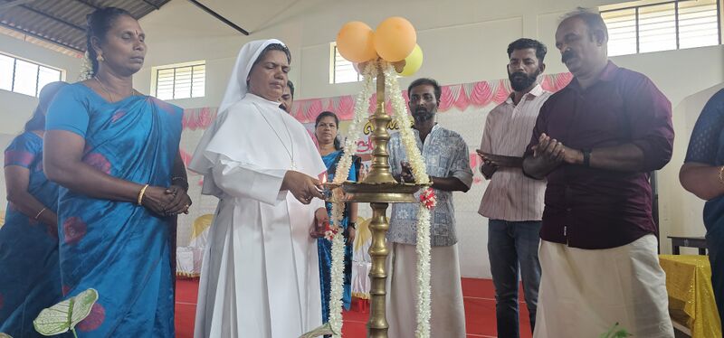 പ്രമാണം:44003 VIRALY 1 03.jpg