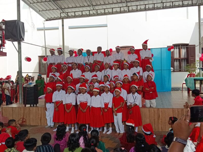 പ്രമാണം:44443 christmas1.jpg