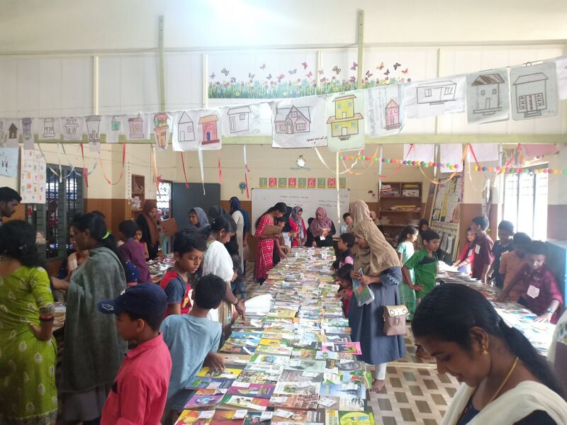 പ്രമാണം:48230-pusthakappura exb05.jpg