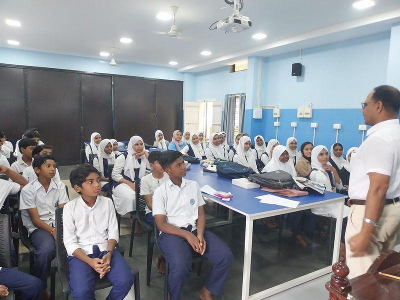 പ്രമാണം:Little class.png