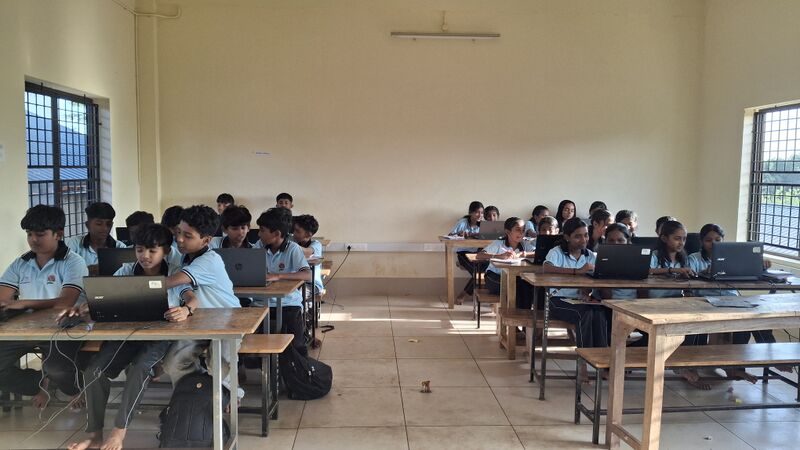 പ്രമാണം:12072 L K 2025-2028 batch.jpg