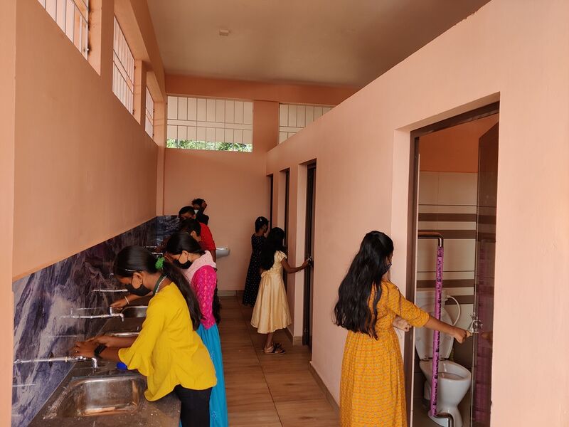 പ്രമാണം:15462 5 washing Area.resized.jpg