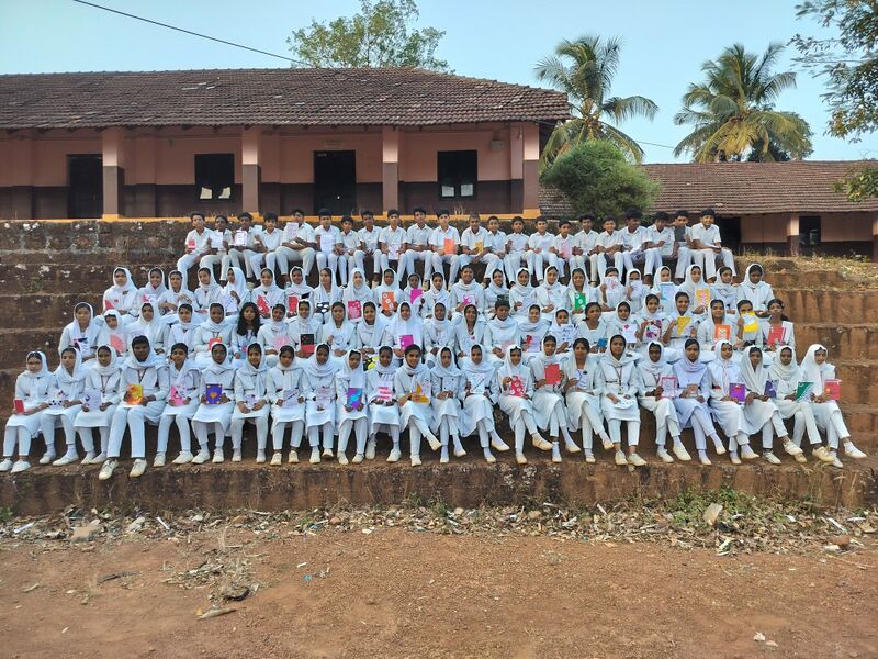 പ്രമാണം:18018-JRC cadets.jpg