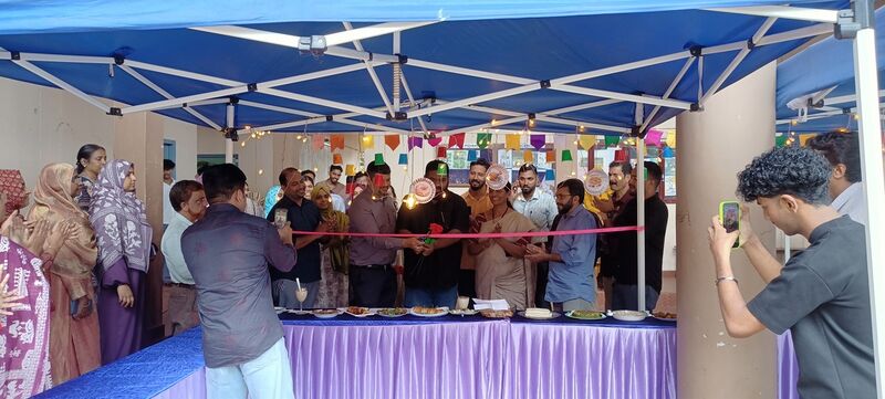 പ്രമാണം:18087-FoodFest-25 5.jpg