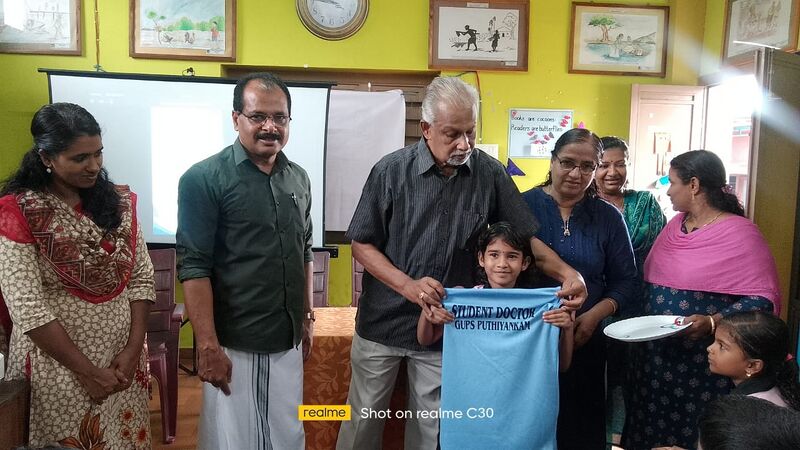 പ്രമാണം:21253-school doctor 01.jpg