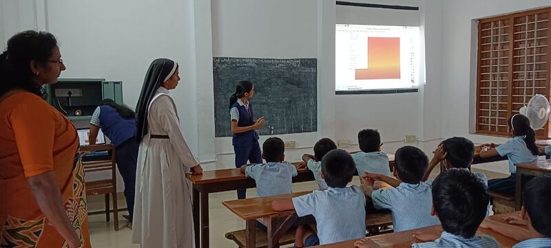 പ്രമാണം:25045- neibouring school.jpeg