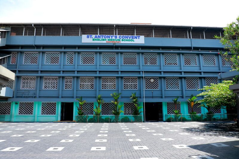 പ്രമാണം:26286 school picture.jpeg