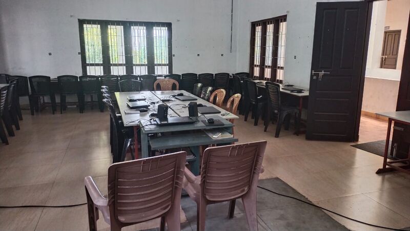 പ്രമാണം:32003 lab it.jpeg