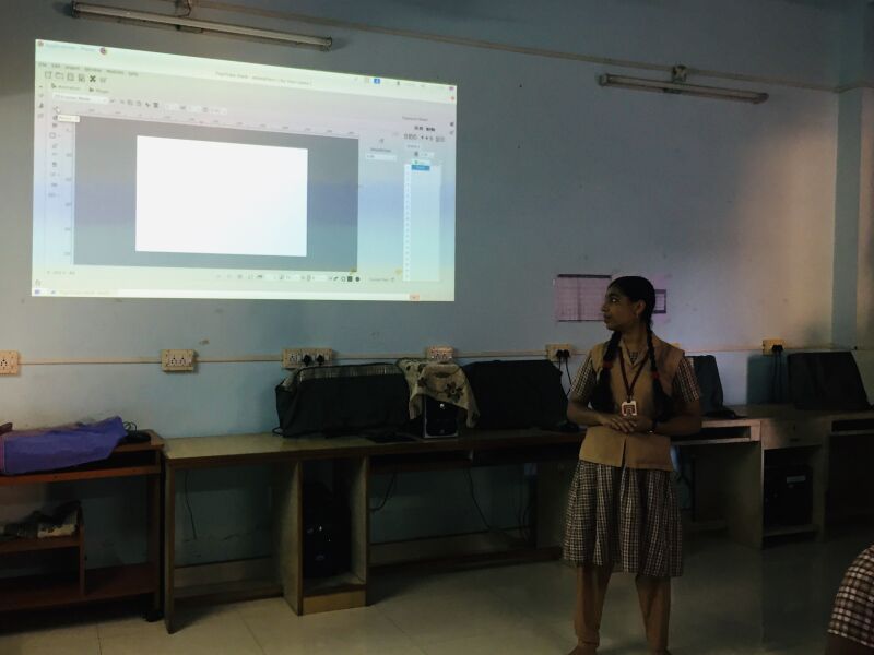 പ്രമാണം:33046 CMPTR LAB.jpg