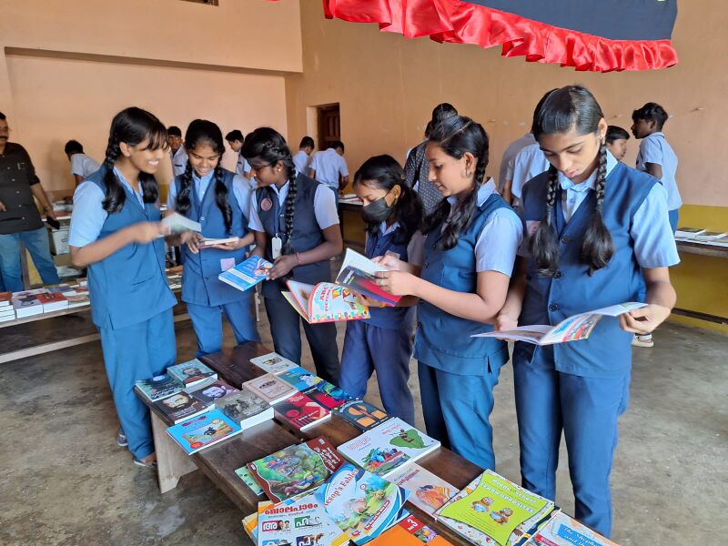 പ്രമാണം:33056 nbsfair 4.jpeg