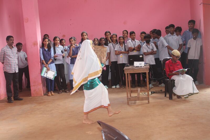 പ്രമാണം:38102-p 2.JPG