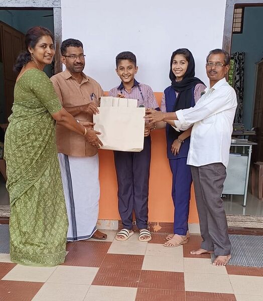 പ്രമാണം:AVOID PLASTICS.jpg