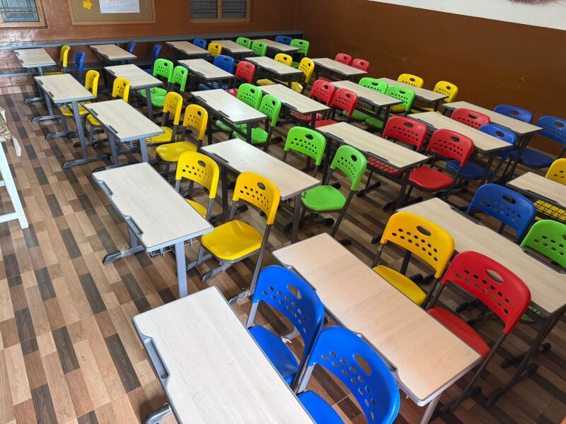 പ്രമാണം:Class Room First Class SMS.jpg