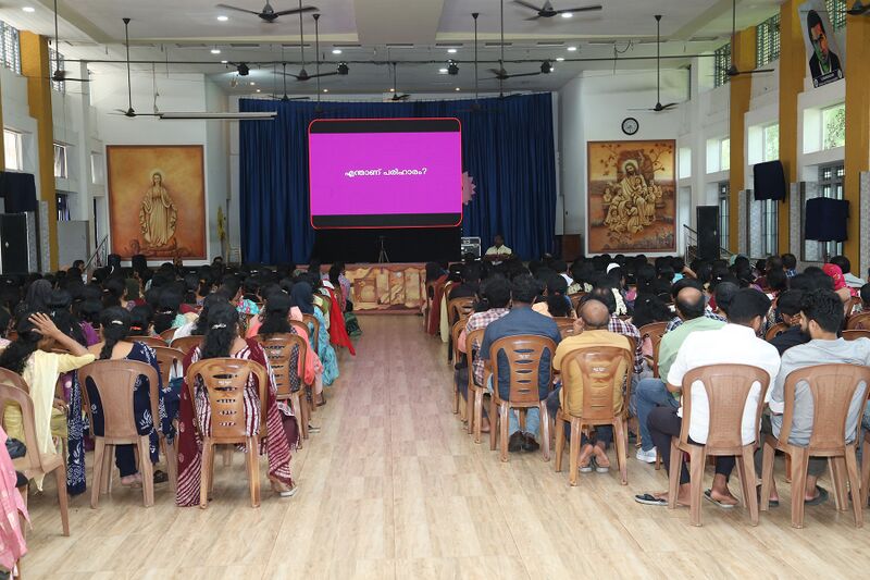 പ്രമാണം:LKM dist WS ALP7.jpg