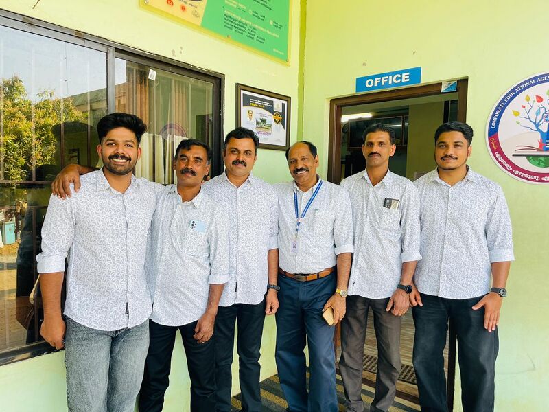 പ്രമാണം:Nstaff15011.jpg