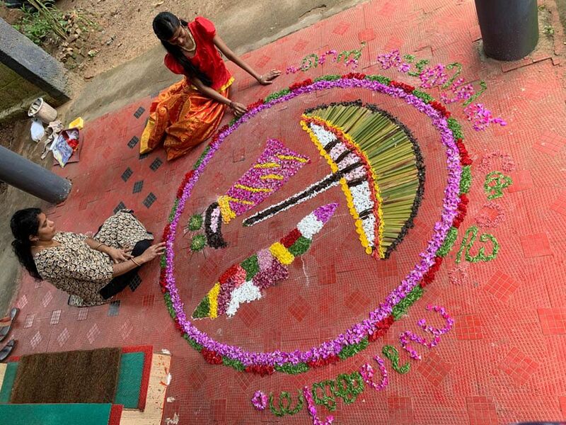 പ്രമാണം:Pookalam at home2.jpg