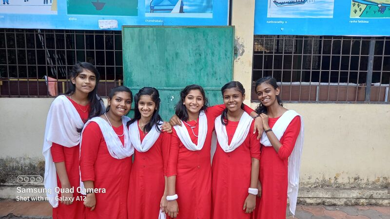 പ്രമാണം:Vandematharam team.jpg