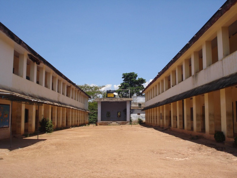 പ്രമാണം:Vayala hs.jpg