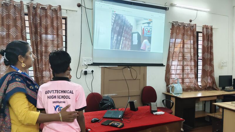 പ്രമാണം:ക്യാമ്പ് 11.jpg