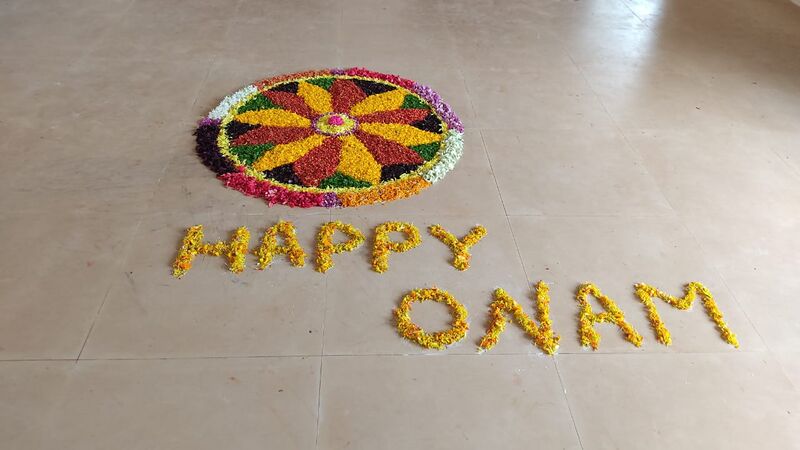 പ്രമാണം:12024 pookalam10.jpeg