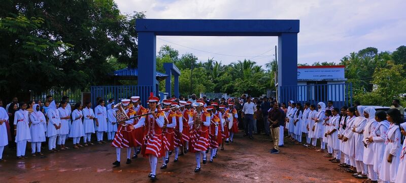 പ്രമാണം:19051 pravesanolsavam 2a.jpg