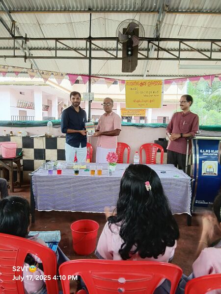 പ്രമാണം:19812 scienceclub2.jpg