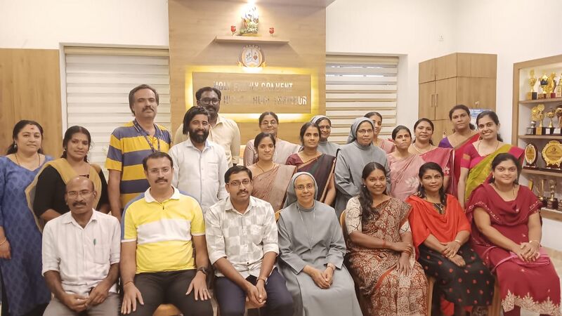 പ്രമാണം:22053 പി ടി എ അംഗങ്ങൾ.jpg