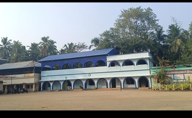പ്രമാണം:24080-kadikkad-school.jpg