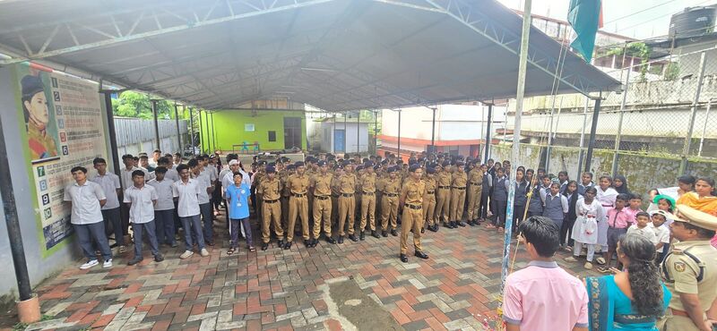 പ്രമാണം:25057 aug15.jpg