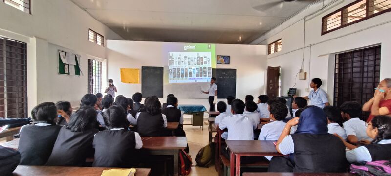 പ്രമാണം:34046 cy7.jpg