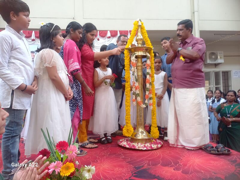 പ്രമാണം:43073 GHS Kalady.jpg