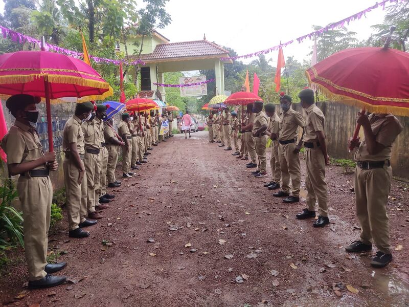 പ്രമാണം:BS21 KLM 41401 1.jpg