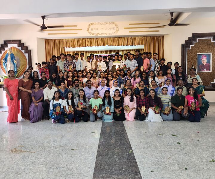 പ്രമാണം:Merit 35052 23.jpg