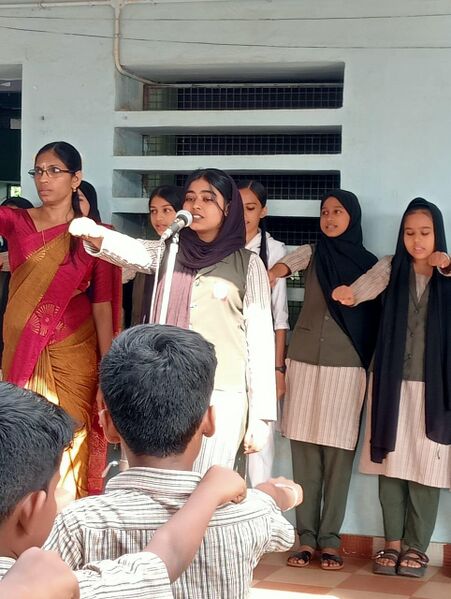 പ്രമാണം:12039 classtr.jpg