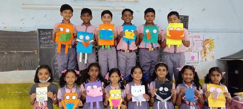 പ്രമാണം:13379-creating my book.jpeg