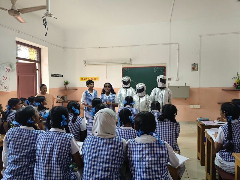 പ്രമാണം:16002 moonday5.jpg