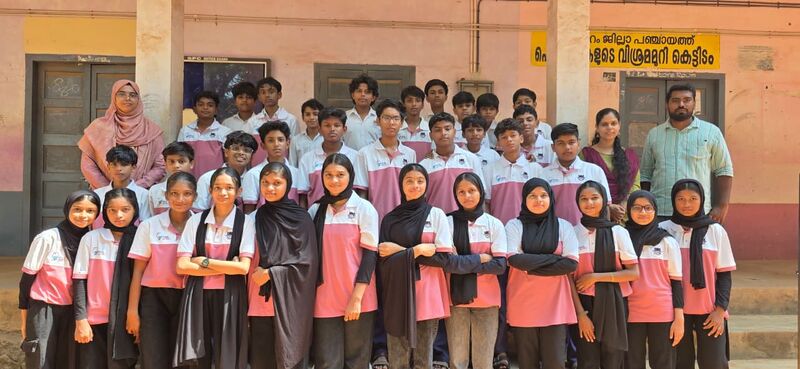 പ്രമാണം:19026-lk 25-28 batch 2.jpeg