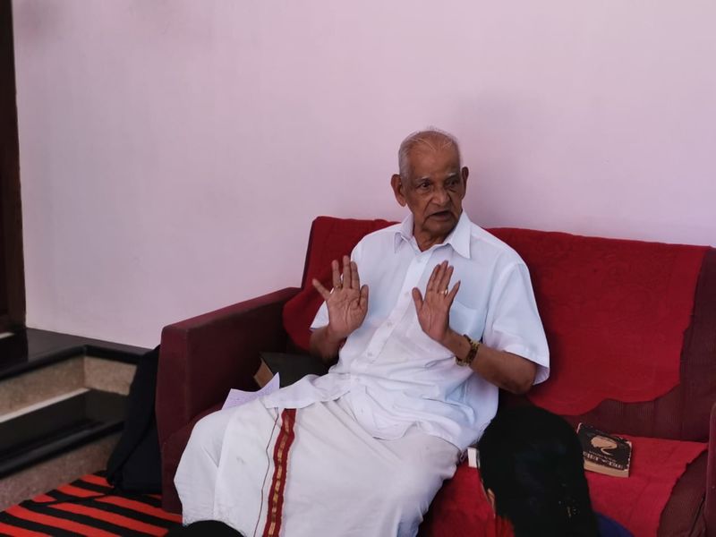 പ്രമാണം:20002 Prathiba5.jpeg