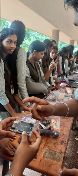 പ്രമാണം:21096 aurdino 1.jpg